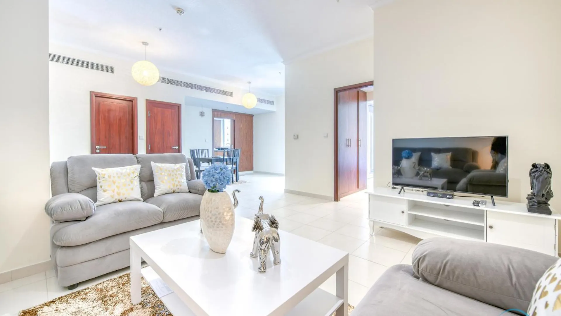 Apartment Burj Khalifa Lake Vicinity Perfect 1Br Escape, Residences 7, Downtown Dubai By Deluxe Holiday Homes United Arab Emirates