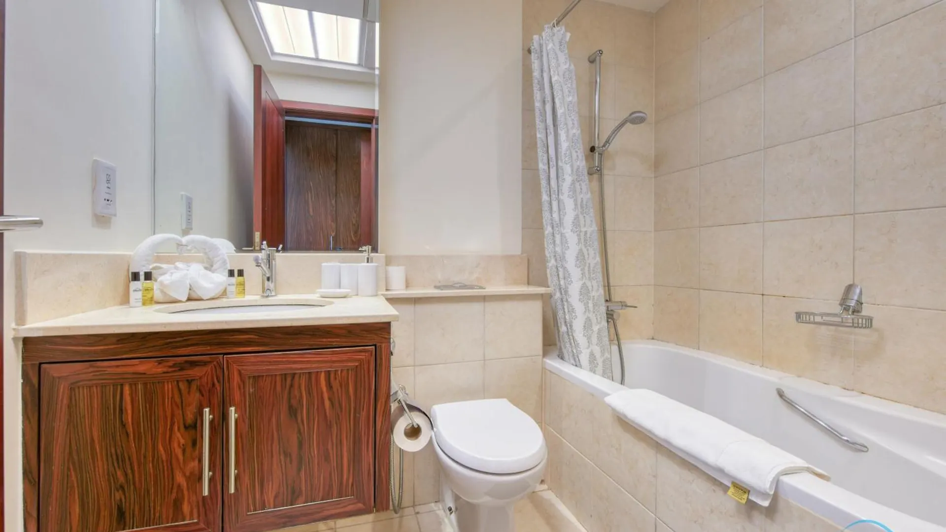 Apartment Burj Khalifa Lake Vicinity Perfect 1Br Escape, Residences 7, Downtown Dubai By Deluxe Holiday Homes